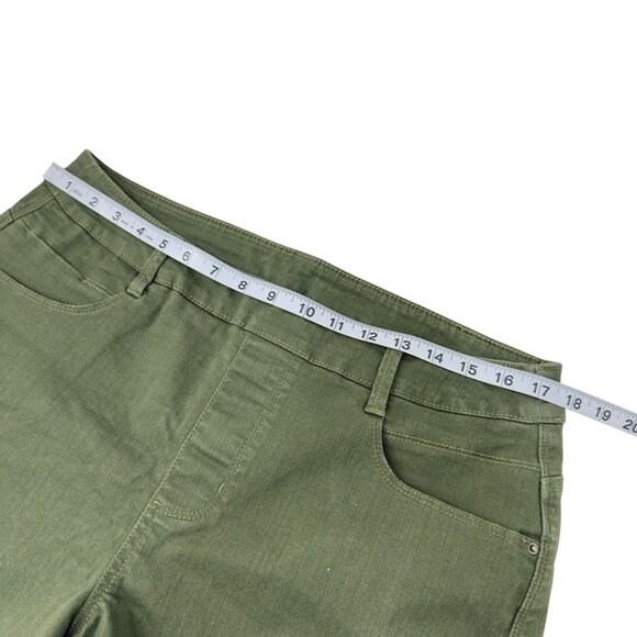 Time And Tru Womens HAND MADE CUT Green Midi Rise Shorts Size L Cotton Blend - Picture 5 of 9